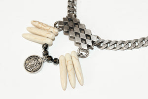 Roman Shells necklace in close up