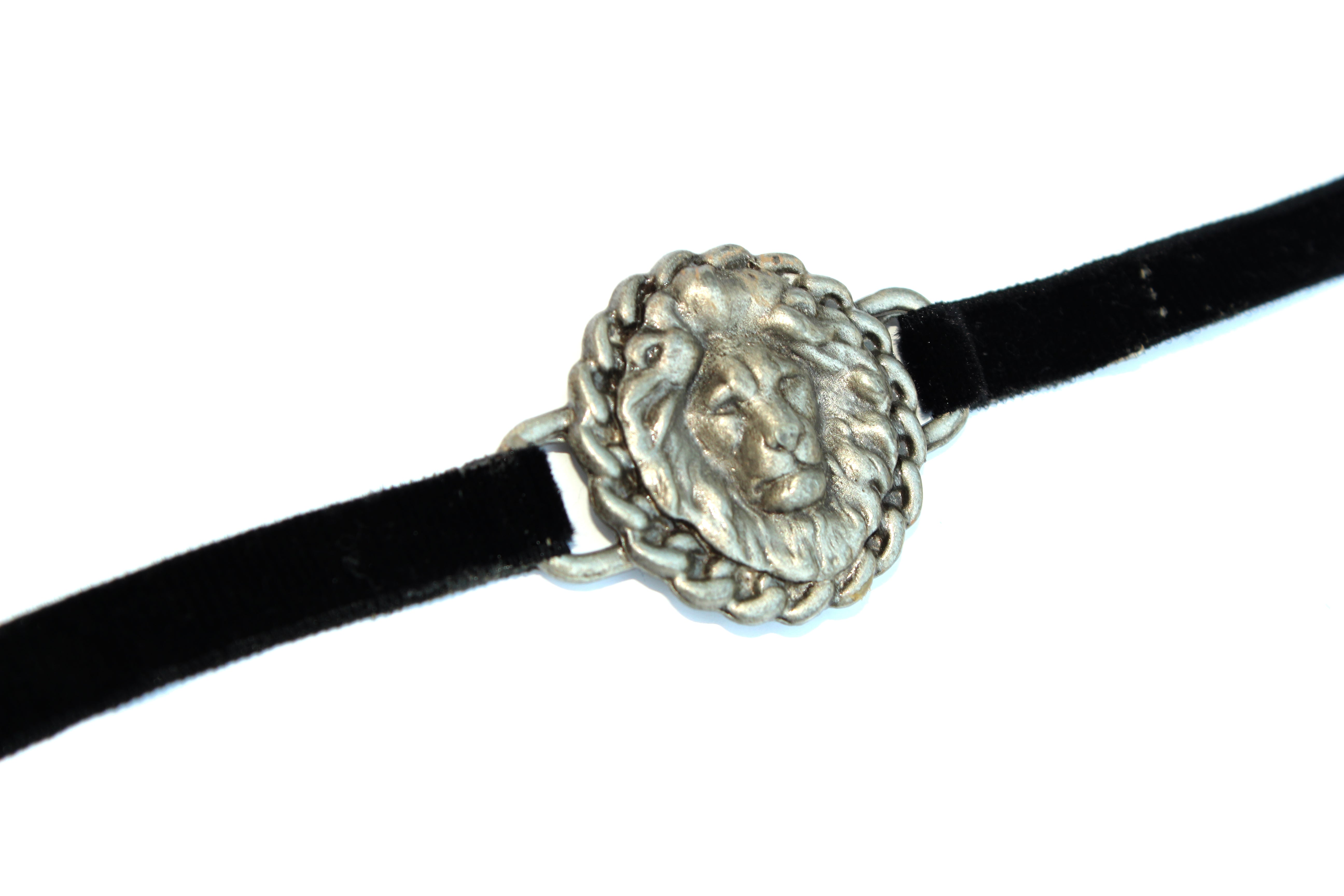 orgada's black fierce leono velvet choker on a white background